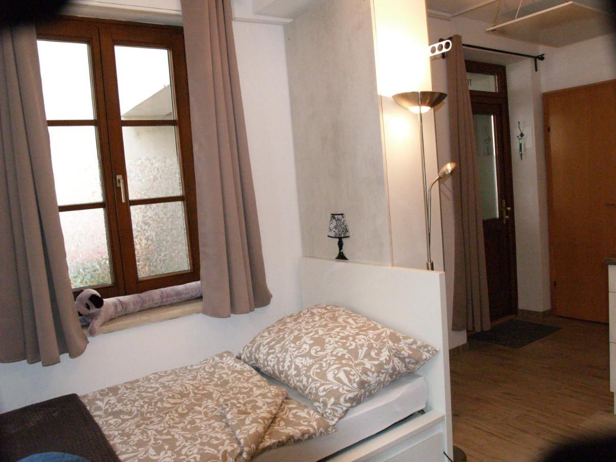 LG Tiny Appartement Korneuburg Buitenkant foto