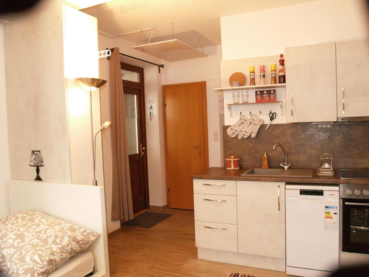 LG Tiny Appartement Korneuburg Buitenkant foto